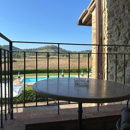 Agriturismo La Peschiera Casole dʼElsa Екстериор снимка