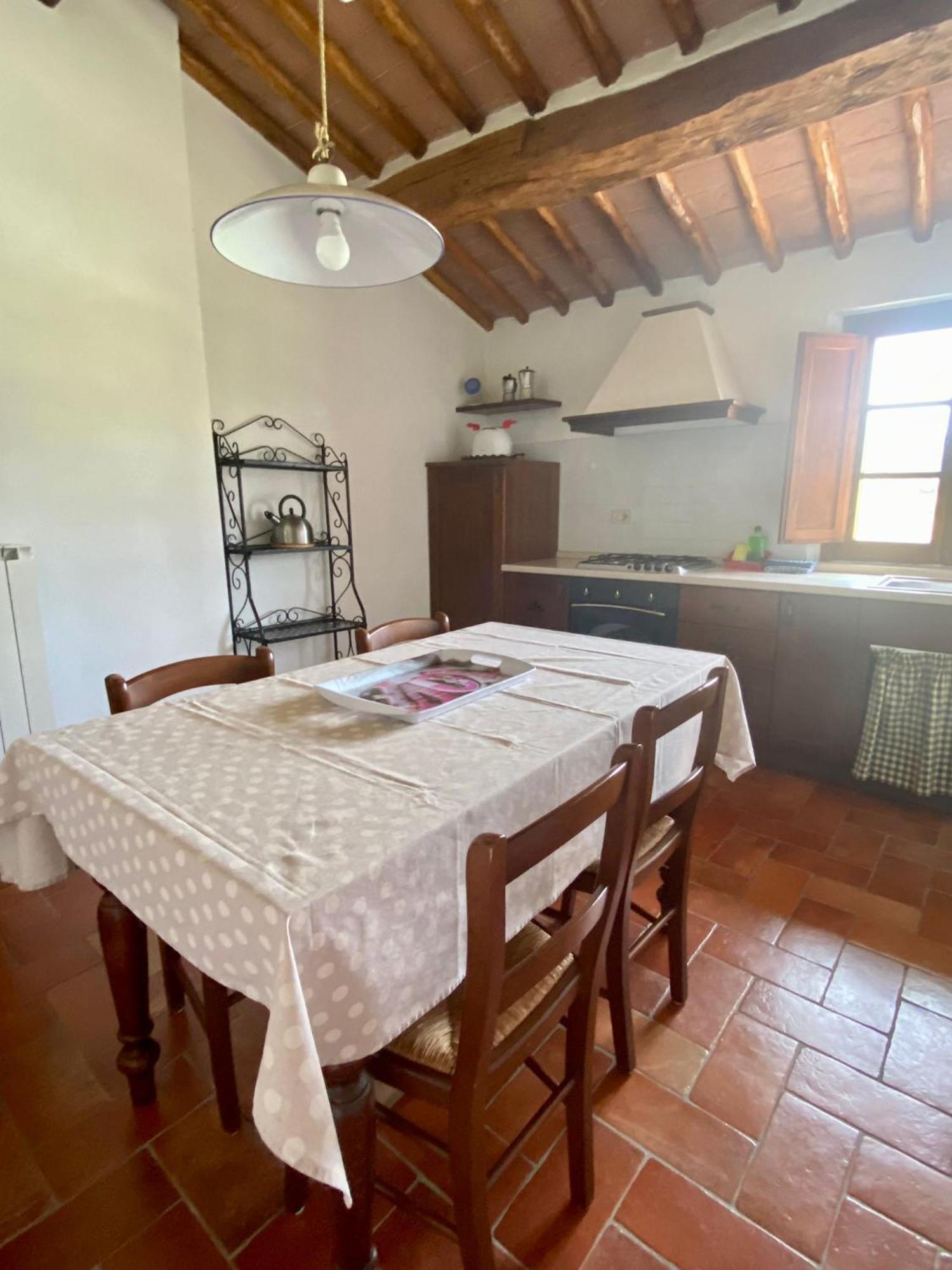 Agriturismo La Peschiera Casole dʼElsa Екстериор снимка