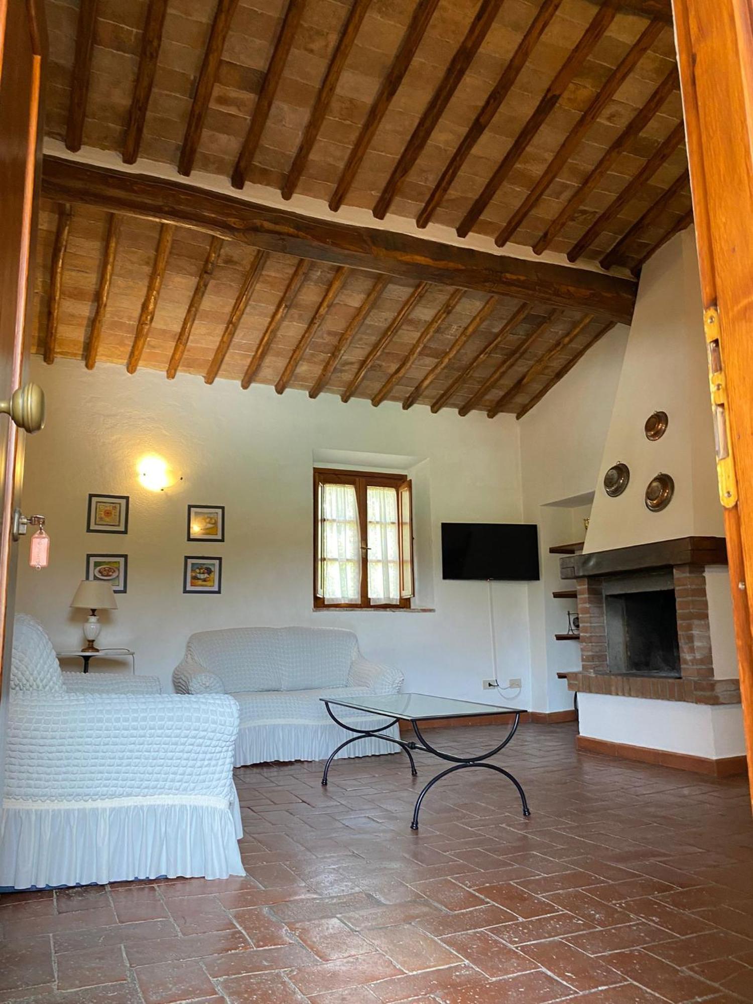 Agriturismo La Peschiera Casole dʼElsa Екстериор снимка