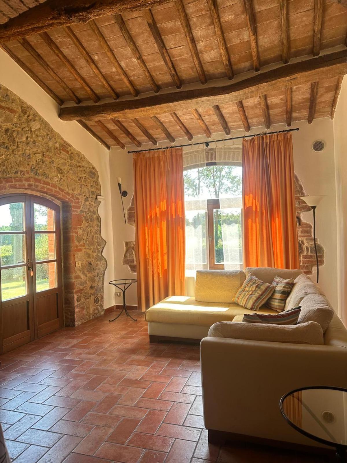 Agriturismo La Peschiera Casole dʼElsa Екстериор снимка