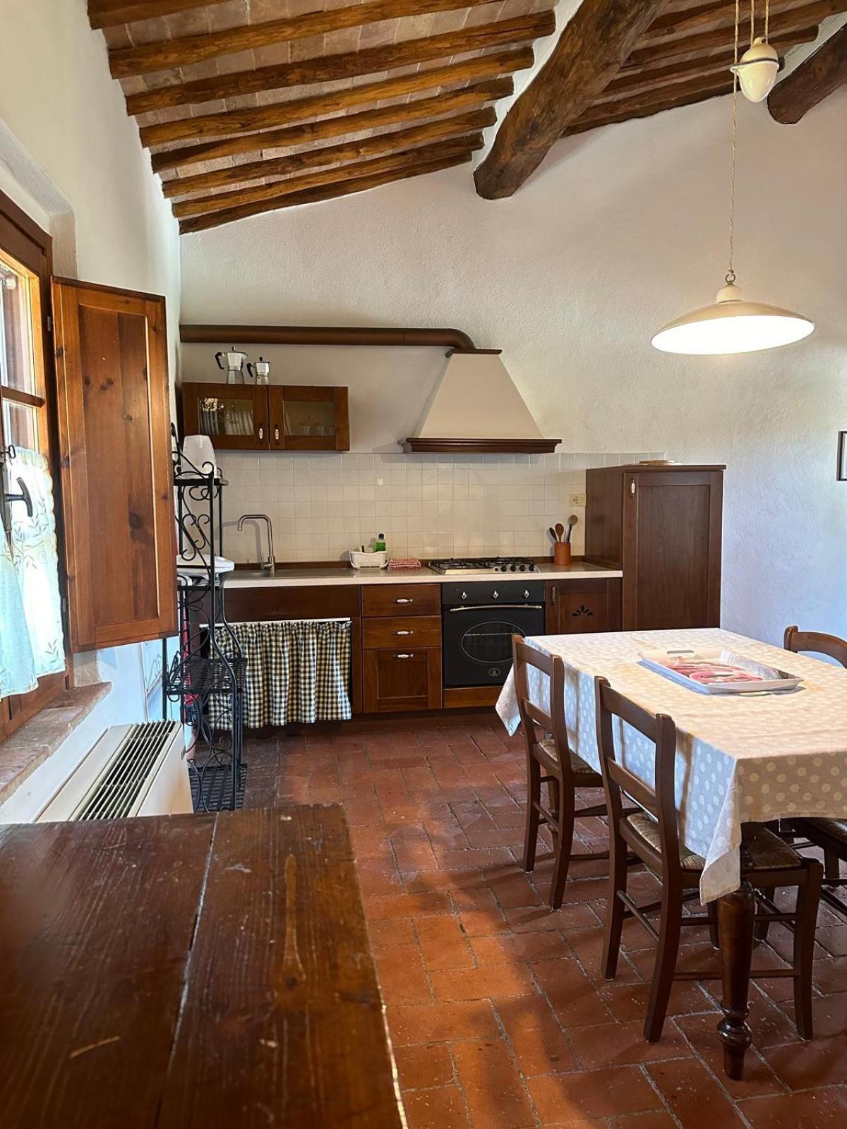 Agriturismo La Peschiera Casole dʼElsa Екстериор снимка