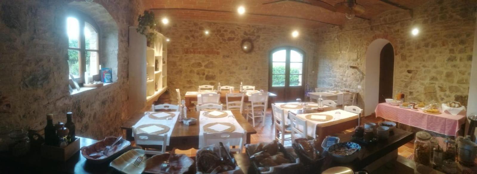 Agriturismo La Peschiera Casole dʼElsa Екстериор снимка