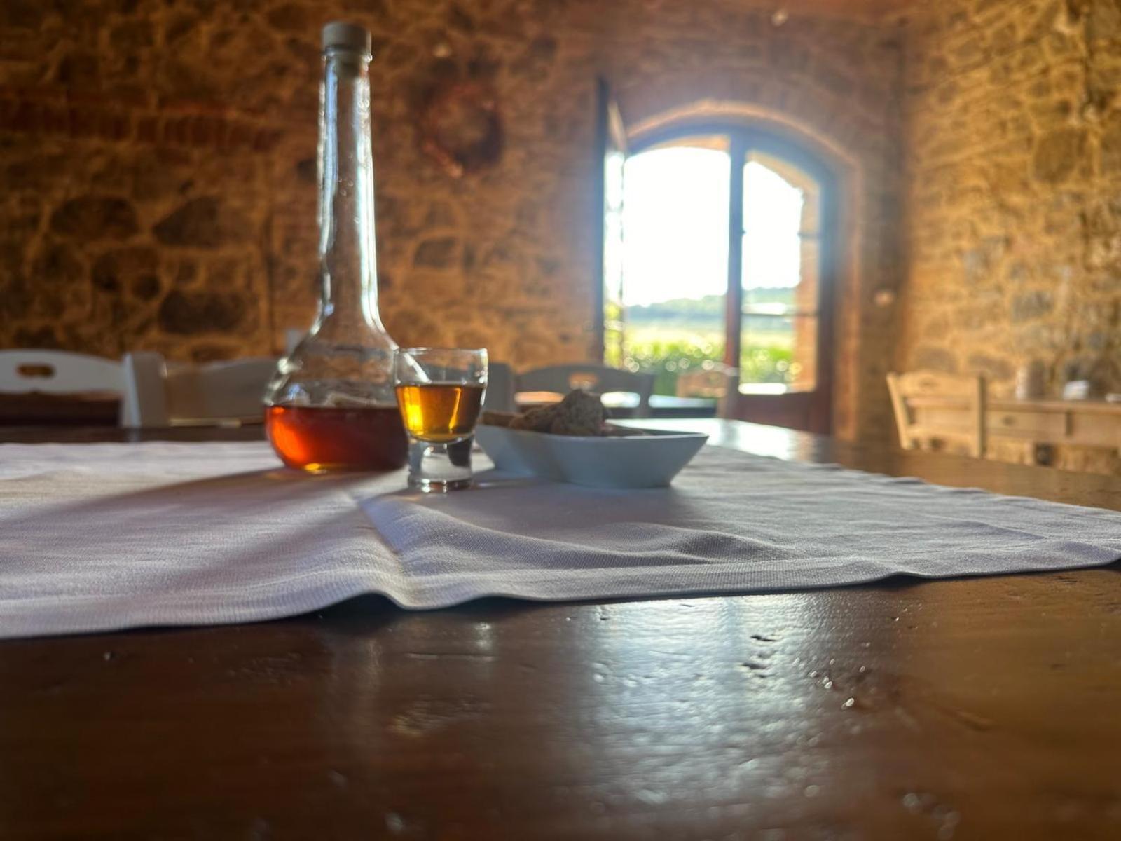 Agriturismo La Peschiera Casole dʼElsa Екстериор снимка