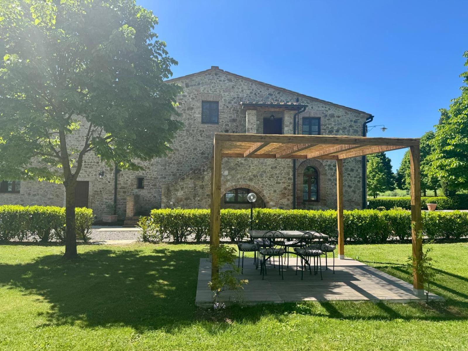 Agriturismo La Peschiera Casole dʼElsa Екстериор снимка