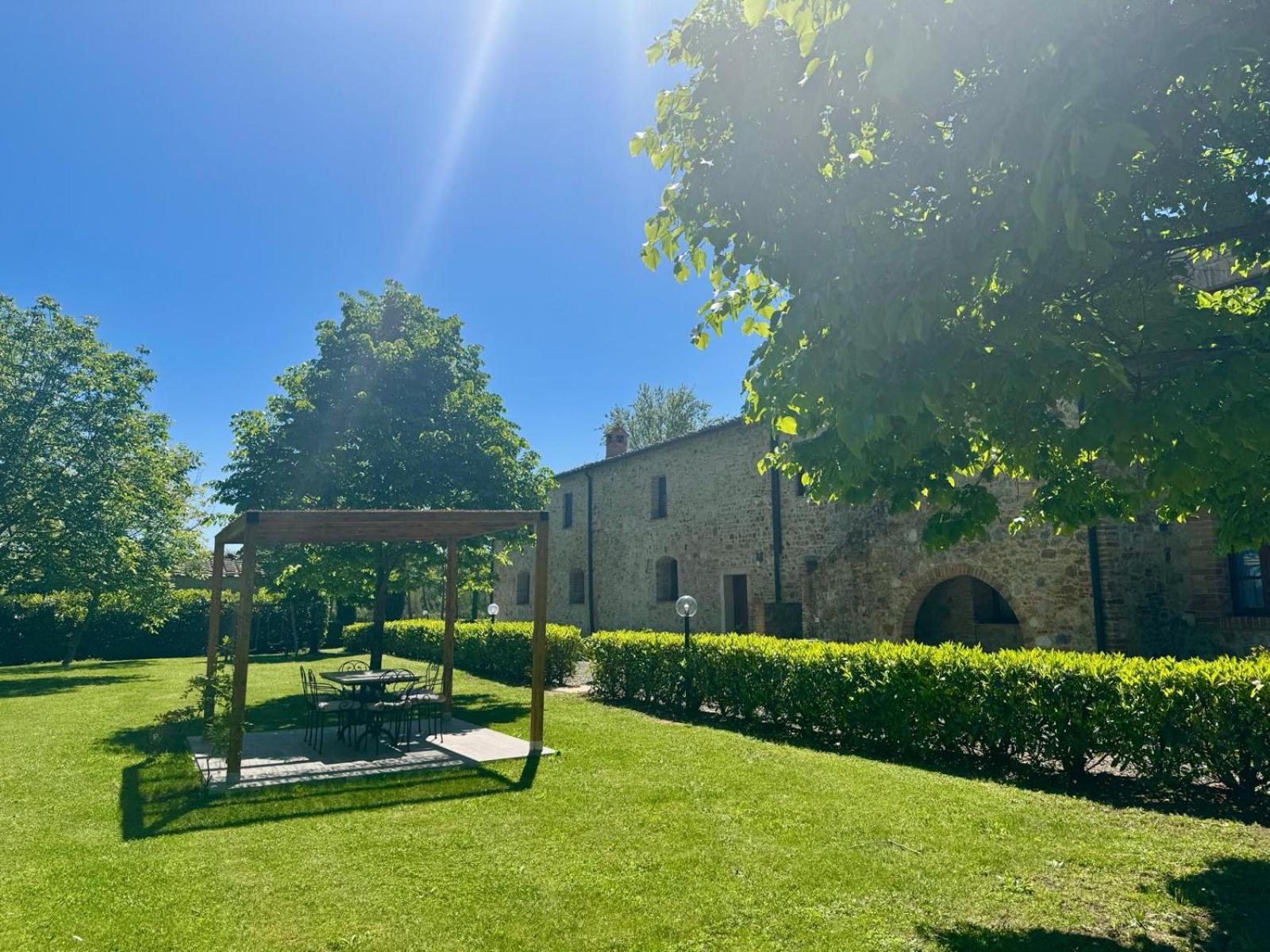 Agriturismo La Peschiera Casole dʼElsa Екстериор снимка