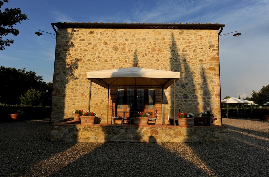 Agriturismo La Peschiera Casole dʼElsa Екстериор снимка