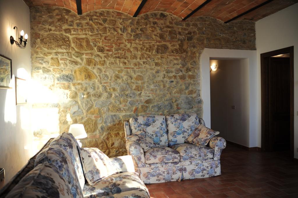 Agriturismo La Peschiera Casole dʼElsa Екстериор снимка