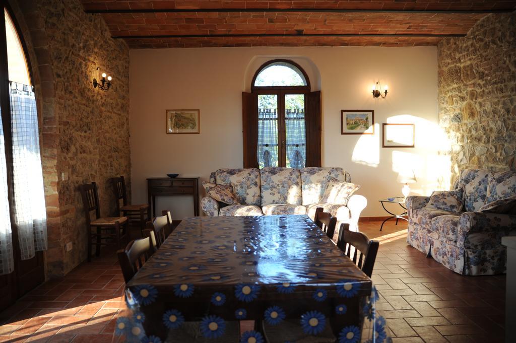 Agriturismo La Peschiera Casole dʼElsa Екстериор снимка